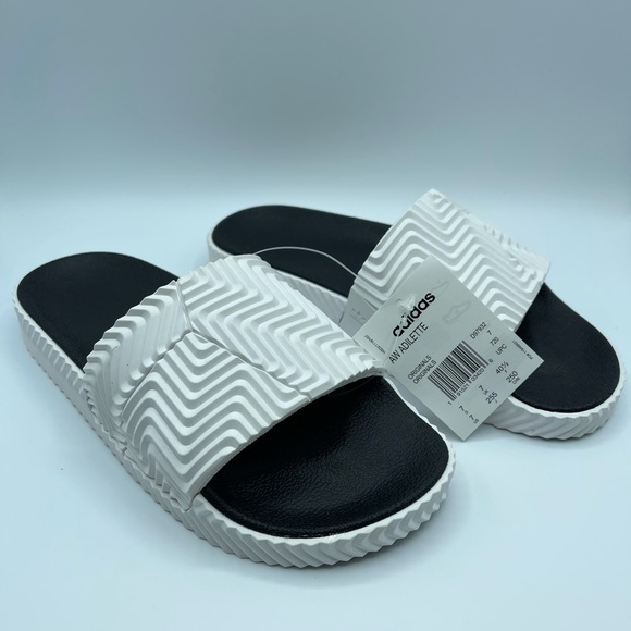 AW & ADIDAS ADILETTE SLIDES - Picture 2 of 5